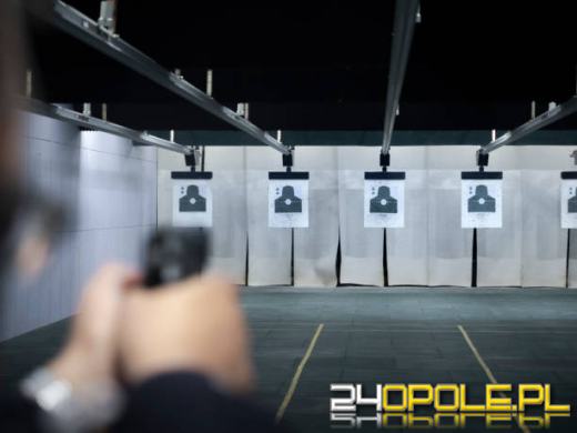 Wypadek na strzelnicy w powiecie brzeskim. Mężczyzna postrzelił się podczas treningu