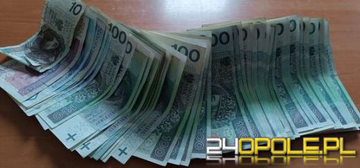 Mieszkaniec powiatu prudnickiego zwrócił znaleziony portfel z dużą sumą pieniędzy