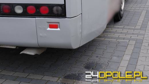 Autokar z wyciekiem paliwa wycofany przed wyjazdem uczniów