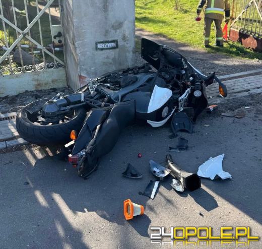 Motocyklista ranny po zderzeniu z autem w gminie Pokój