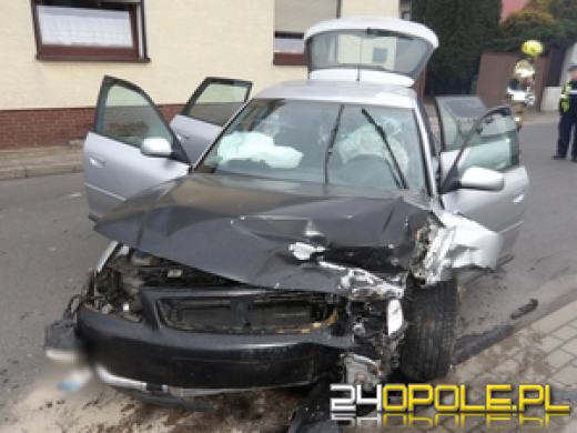 Kierowca audi nie zatrzymał się do kontroli. Zatrzymał go dopiero wypadek