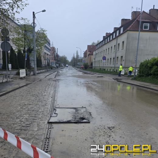 Awaria wodociągowa na ul. Rejtana. Odcinek drogi zamknięty