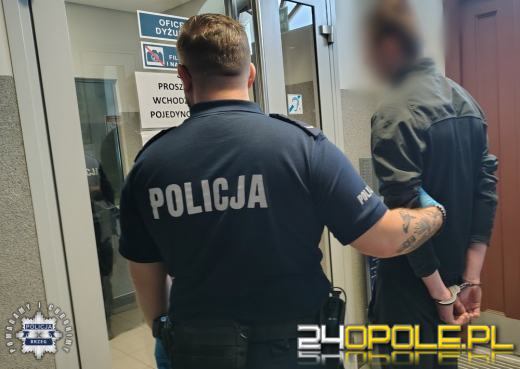 Mefedron między ładowarką i latarką w kuchennym koszyczku - do sprawy zatrzymany 19-latek