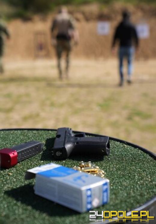 Opolscy policjanci zdobyli pierwsze miejsce w zawodach strzeleckich