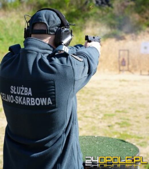 Opolscy policjanci zdobyli pierwsze miejsce w zawodach strzeleckich