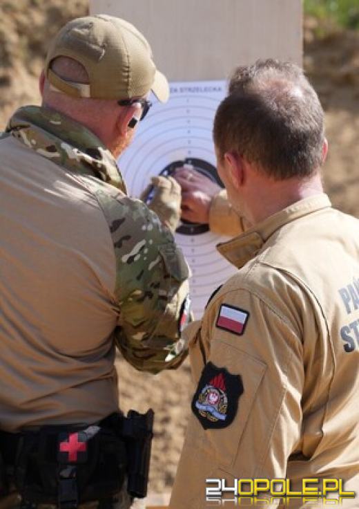 Opolscy policjanci zdobyli pierwsze miejsce w zawodach strzeleckich