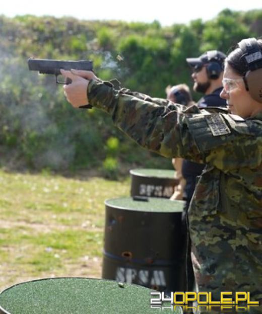 Opolscy policjanci zdobyli pierwsze miejsce w zawodach strzeleckich