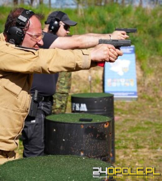 Opolscy policjanci zdobyli pierwsze miejsce w zawodach strzeleckich