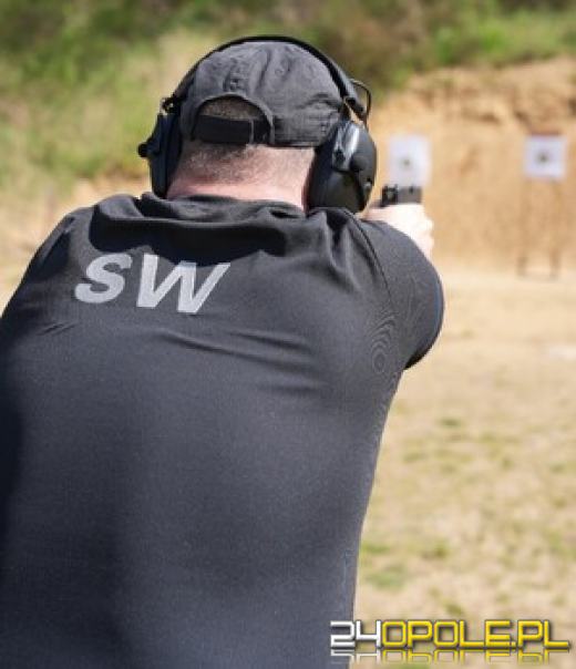 Opolscy policjanci zdobyli pierwsze miejsce w zawodach strzeleckich