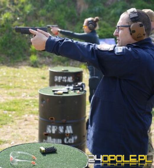 Opolscy policjanci zdobyli pierwsze miejsce w zawodach strzeleckich