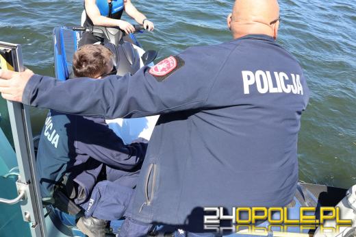 Pierwsza interwencja na wodzie. Policjanci pomogli na Jeziorze Dużym