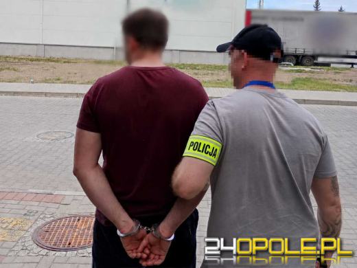 "Zapomniał", że jest poszukiwany. Policjanci przypomnieli mu o wyroku w pracy