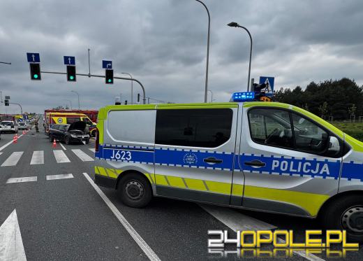 Zderzenie dwóch aut na DK46 w rejonie Pakosławic i Prusinowic