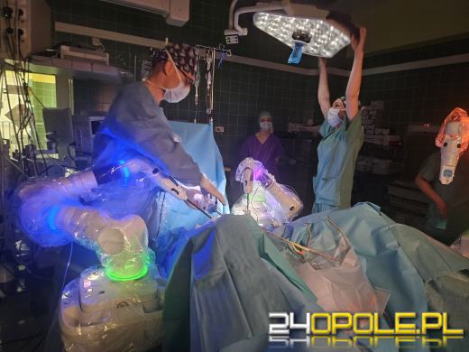  Robot chirurgiczny Versius już w USK w Opolu. Urolodzy rozszerzają zakres leczenia
