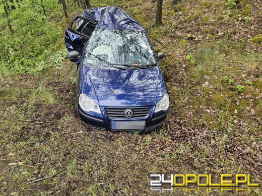 Samochód wypadł z drogi między Jełową a Dąbrówką Łubniańską