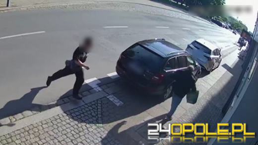 Mieszkaniec Opola rozbitą butelką zaatakował przechodnia i zabrał torbę