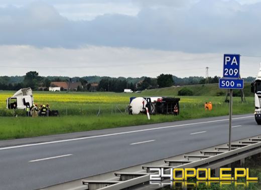 Cysterna z materiałem łatwopalnym przewróciła się na A4. Są utrudnienia pod Opolem