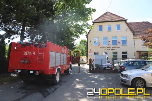 Interwencja służb w szkole przy ulicy Nyskiej w Opolu. Ewakuowano uczniów