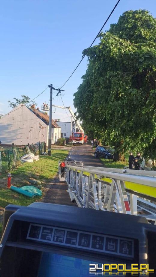 Burza zostawiła po sobie zniszczenia. Uszkodzonych 18 budynków