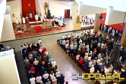 Procesje Bożego Ciała przeszły ulicami Opola. Wiernym dopisała pogoda