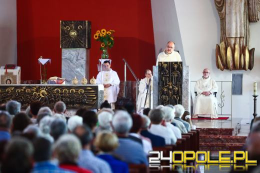 Procesje Bożego Ciała przeszły ulicami Opola. Wiernym dopisała pogoda