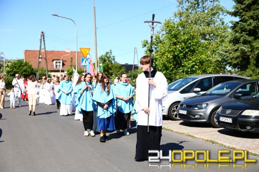 Procesje Bożego Ciała przeszły ulicami Opola. Wiernym dopisała pogoda