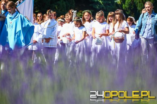 Procesje Bożego Ciała przeszły ulicami Opola. Wiernym dopisała pogoda
