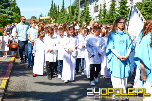 Procesje Bożego Ciała przeszły ulicami Opola. Wiernym dopisała pogoda