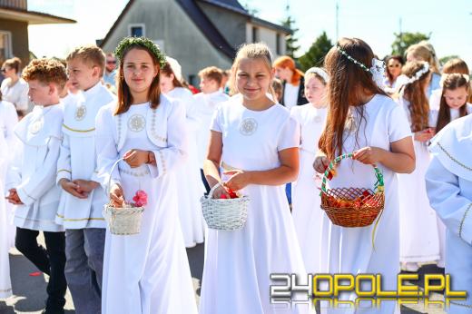 Procesje Bożego Ciała przeszły ulicami Opola. Wiernym dopisała pogoda