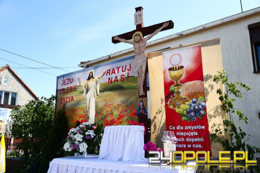 Procesje Bożego Ciała przeszły ulicami Opola. Wiernym dopisała pogoda