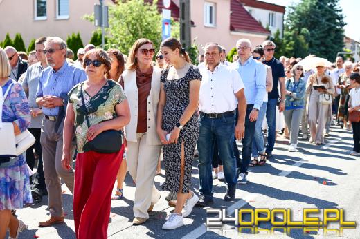 Procesje Bożego Ciała przeszły ulicami Opola. Wiernym dopisała pogoda