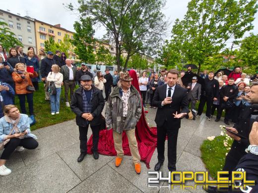Kora wróciła do Opola. Odsłonięto pomnik artystki w symbolicznym miejscu
