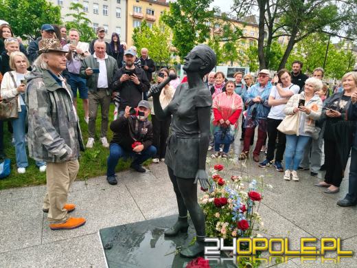 Kora wróciła do Opola. Odsłonięto pomnik artystki w symbolicznym miejscu