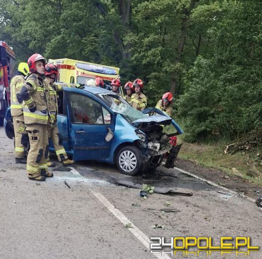 Poważny wypadek w Markotowie Małym. Nietrzeźwy kierowca walczy o życie AKTUALIZACJA