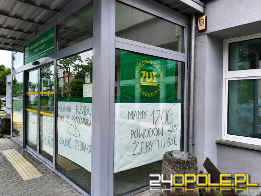 Pracownicy ZUS wyszli od biurek. Chcą 1200 zł podwyżki