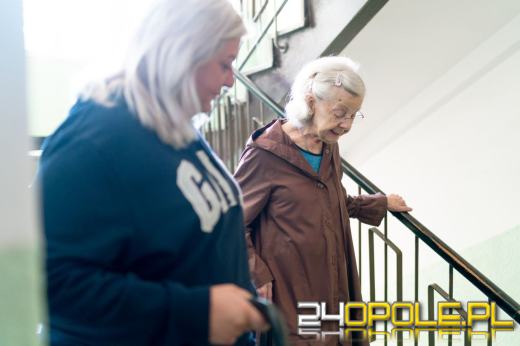 Jakie udogodnienia pozwalają seniorom dłużej zachować aktywny styl życia?
