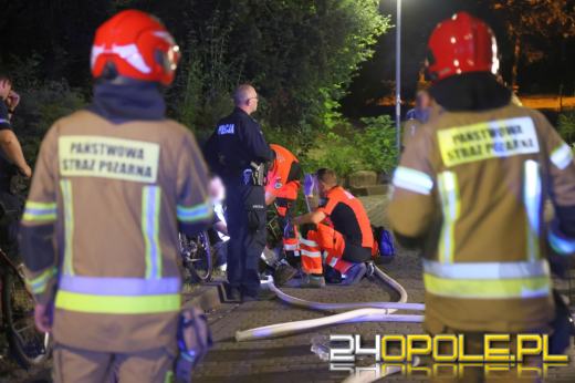 Nocny pożar na ulicy Dambonia. Interweniowały cztery zastępy straży