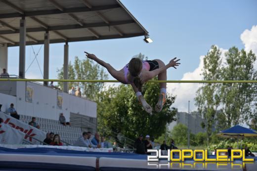 Jubileuszowy Festiwal Skoków w Opolu. Na stadionie rywalizuje mocna obsada