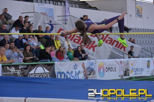 Jubileuszowy Festiwal Skoków w Opolu. Na stadionie rywalizuje mocna obsada
