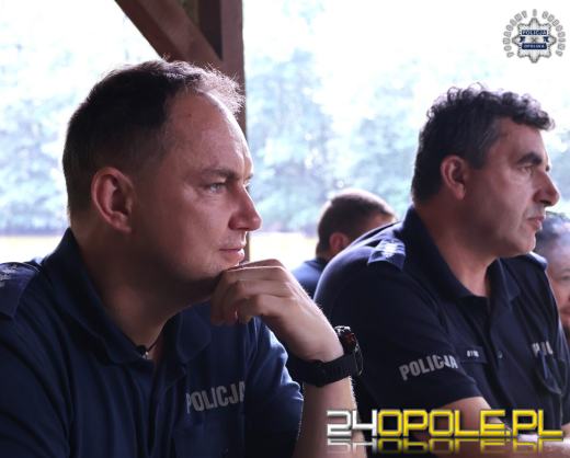 Opolscy policjanci szkolili się z pierwszej pomocy przedmedycznej psów