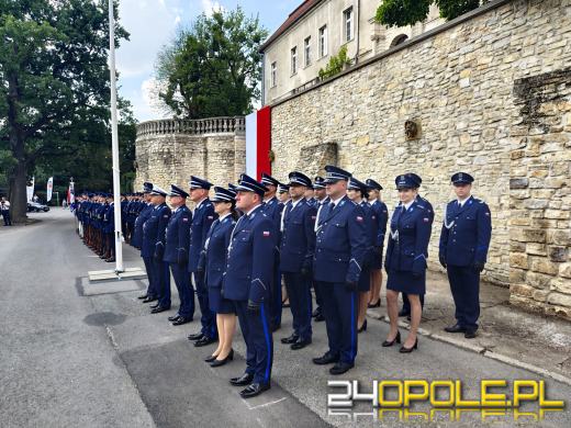 Wojewódzkie obchody Święta Policji w Krapkowicach. Komenda otrzymała sztandar
