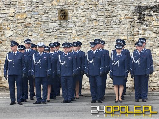 Wojewódzkie obchody Święta Policji w Krapkowicach. Komenda otrzymała sztandar