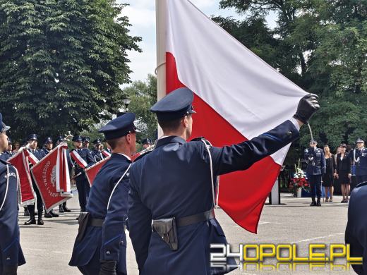 Wojewódzkie obchody Święta Policji w Krapkowicach. Komenda otrzymała sztandar