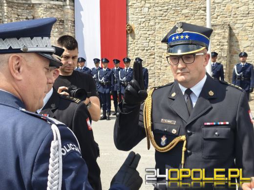 Wojewódzkie obchody Święta Policji w Krapkowicach. Komenda otrzymała sztandar