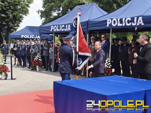 Wojewódzkie obchody Święta Policji w Krapkowicach. Komenda otrzymała sztandar