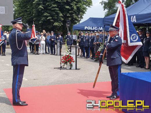 Wojewódzkie obchody Święta Policji w Krapkowicach. Komenda otrzymała sztandar