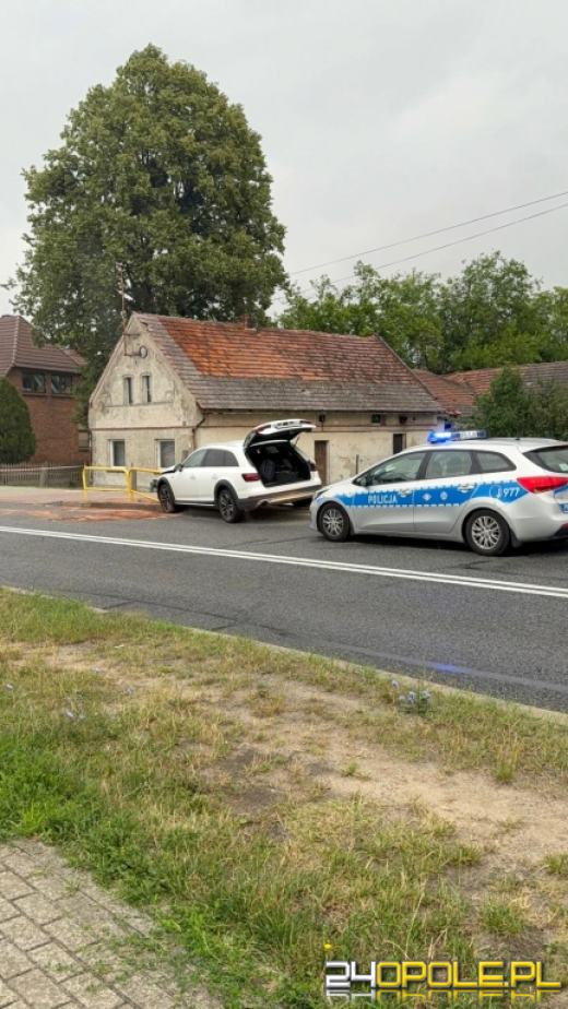 Samochód wypadł z drogi w Boguszycach. Utrudnienia na trasie Opole-Krapkowice