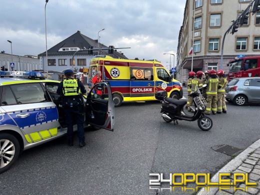 Zderzenie skutera z Toyotą w centrum Opola. Jedna osoba poszkodowana