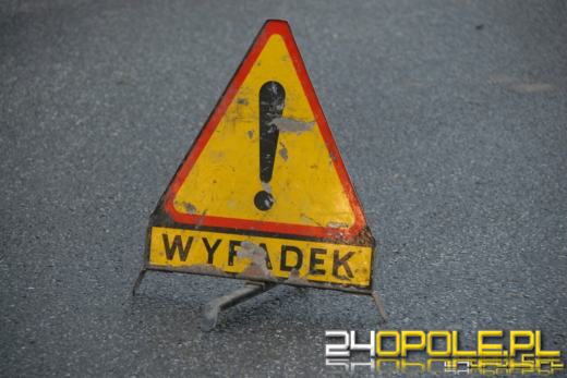 Zderzenie dwóch pojazdów na A4. Jezdnia w kierunku Katowic zablokowana