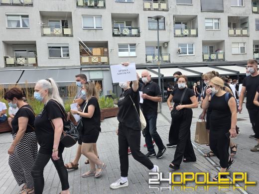 Pracownicy trzech szpitali milcząco zaprotestowali przeciw konsolidacji